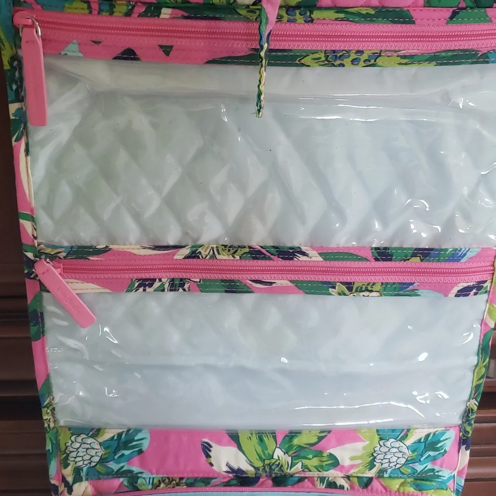 Vera Bradley Bathroom - Picture 5 of 7